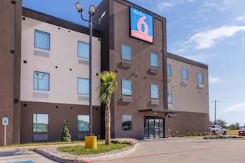 Studio 6 – Giddings, Tx,,2 star
