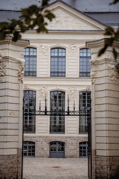 Hotel Royal Beaulaincourt,,4 star