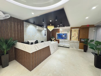 The Classic Crowne At Delhi Airport,,3 star