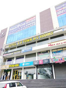 hotel s s town