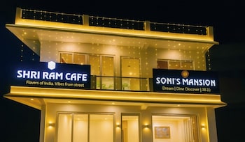 Soni's Mansion-800M From Khajuraho Temples,,3 star