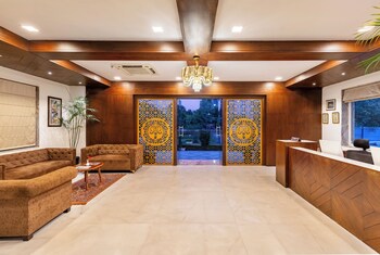 the colonial hotel lake view rooms