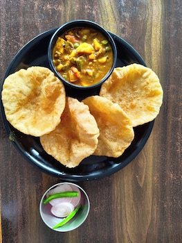 A Top Rated Hotel Man-Galam Inn Lucknow,,3 star