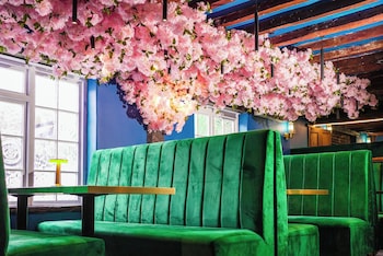 The Courtyard Lodge,,3 star