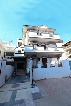 the hotel shaurya by vagmi hospitality