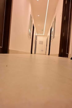 Saba's Courtyard,,2 star