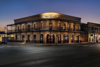 Emigrant Boutique Hotel,,2 star