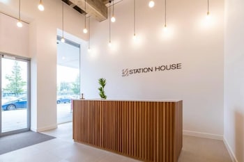 Station House,,2 star