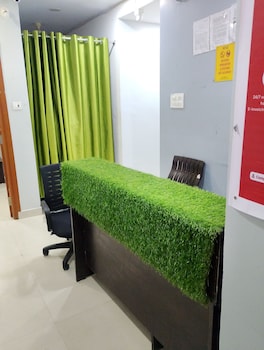 The Royal Stay In,,3 star