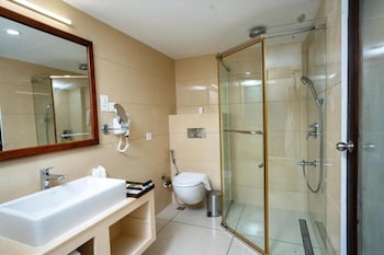 Olivia International,,3 star