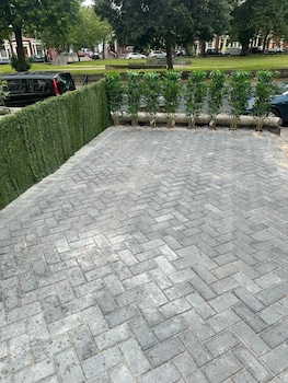 3M Luxury Living,,4 star