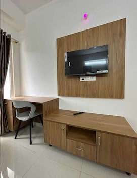 The Grand Inn,,2 star