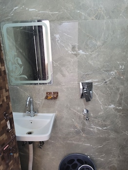 Roomshala Hotel Scorpio,,2 star