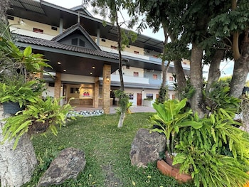 paradise resorts and sauna