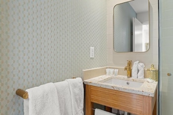 The Clifton Hotel,1343 Collins Ave,2 star