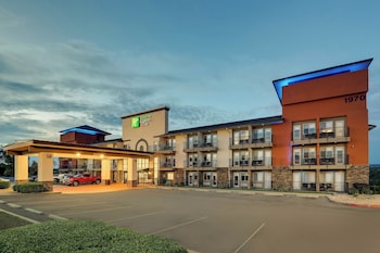 Holiday Inn Express & Suites Branson 76 Central,Stone County>>Branson,3 star