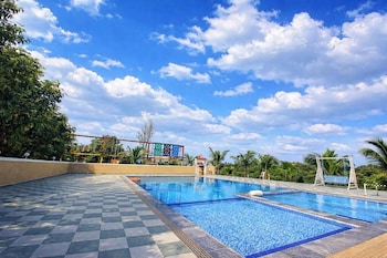 The Crystal Woods Resort,,3 star