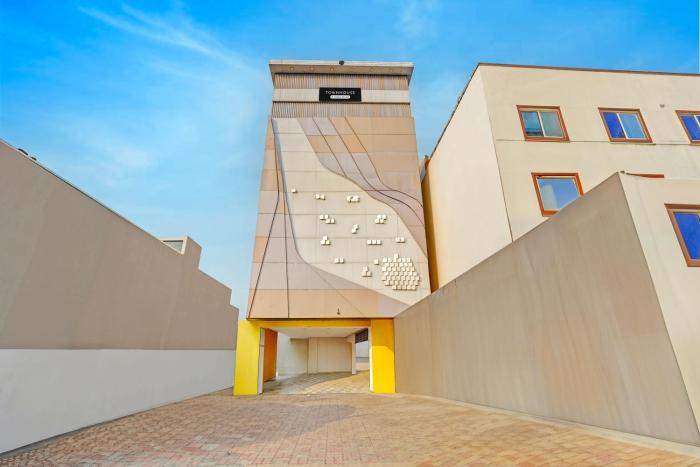 Townhouse Vanagaram Apollo Hospital Chennai Formerly V Hotels & Restaurant,,4 star