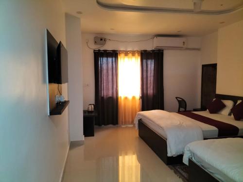 room-image