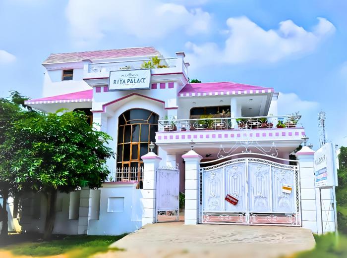 riya villa luxury stay varanasi