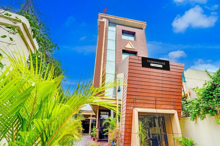 townhouse madan mahal railway junction formerly annpurna inn