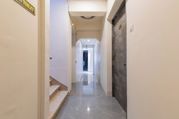 de classico hotel lokhandwala