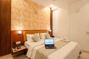 The Lodgers Hotel Near Medanta Hospital Sector 38,,3 star