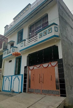 Radhe Ji Home Stay,,2 star
