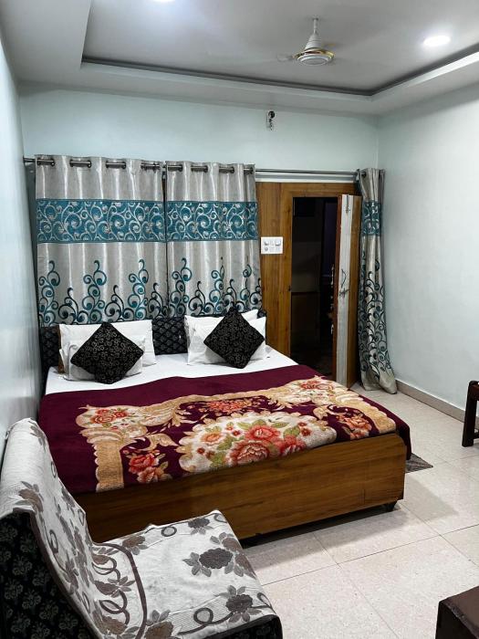 Hotel Priyanka,,3 star