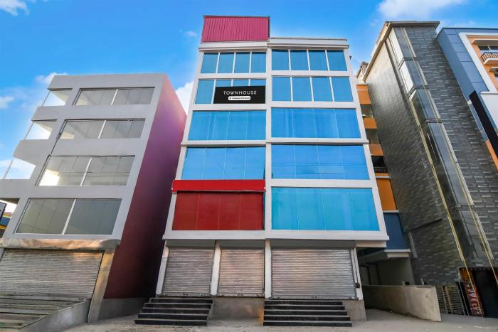 super townhouse madhyamgram chowmatha bus terminal kolkata formerly star guest house