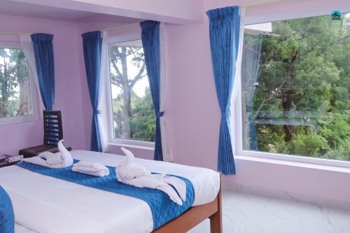 room-image