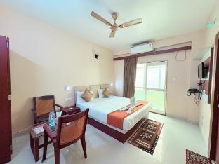 hotel golden wave puri near sea beach