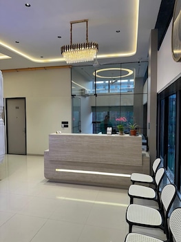 Nano Pod Hotel,,2 star