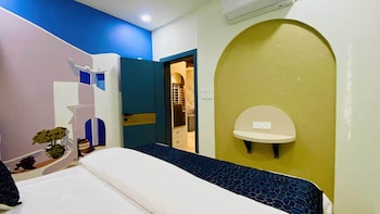 Staymoodyy - Netherlands Themed Studio With Bath Tub,38, Nsc Fortune City Jhalaria Pin 452016,0 star