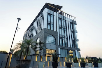 Emerald Luxe A Boutique Hotel,,3 star