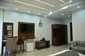 Hotel Ratan Mahal Palace,,2 star