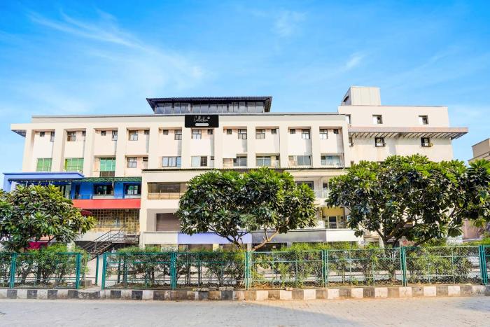 Super Collection O Infocity Metro Station Gandhinagar Formerly Hotel Grand Krishna,,3 star