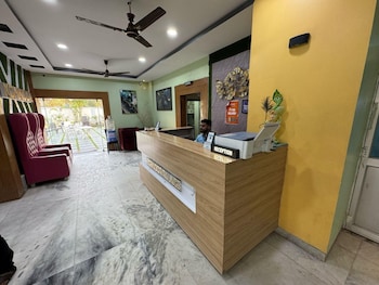 Kohinoor Garden Restaurant,,3 star