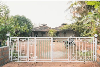 Lagoon Stays Gokarna,,3 star