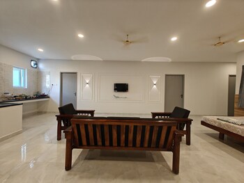 Hotel Mauris & Restaurant By Wishotel,,2 star