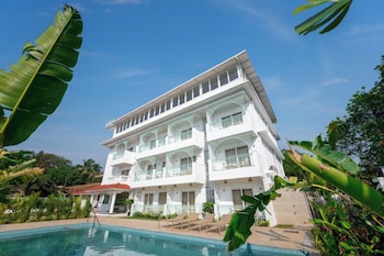 Yellowstone Resort Arambol,,3 star
