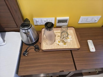 Abhushan Mahal,,2 star