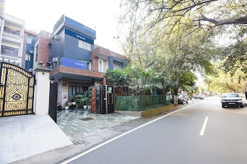 Via Esscon House,,3 star