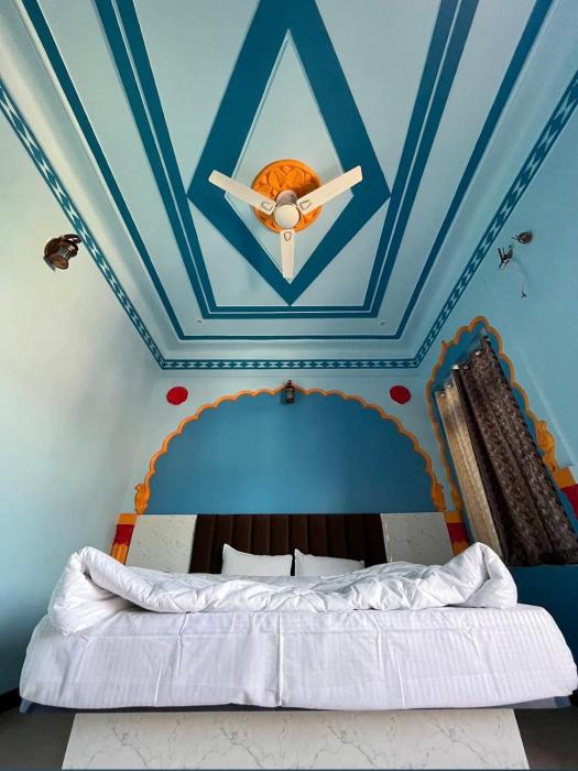 Hotel Simran Desert View Haveli,Clarks Safari Resort Pushkar Rd,2 star