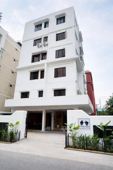The 5 Story Hotel Hitec City,,3 star