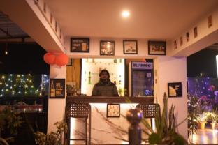 hotel the grand himalaya