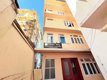 hotel tashi yang gangtok by baizus