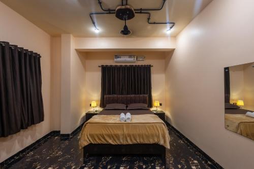 room-image