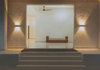 Hotel Pampa Sarovar,,2 star