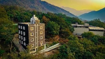 hotel celestial ganges